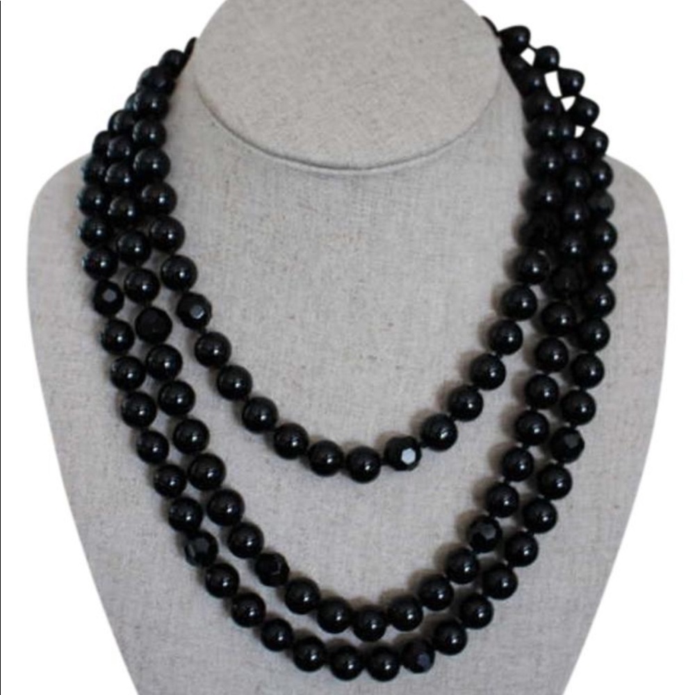Stella & Dot La Coco necklace in jet black